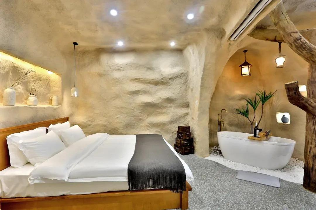 Monegative Time Garden Store Khách sạn 4*