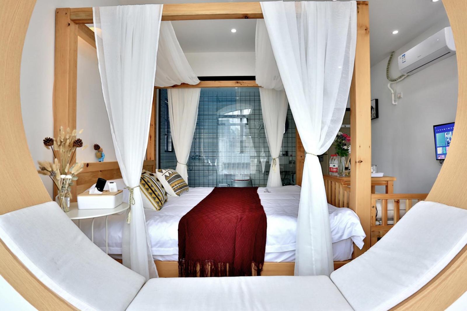 Khách sạn Monegative Time Garden Store 4*