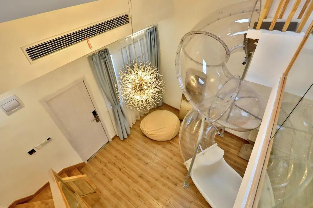 Hotel Monegative Time Garden Store