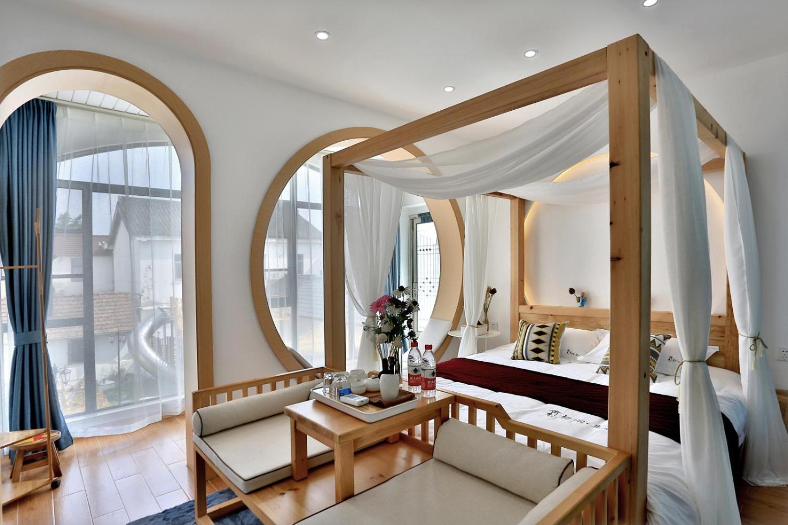 Hotel Monegative Time Garden Store